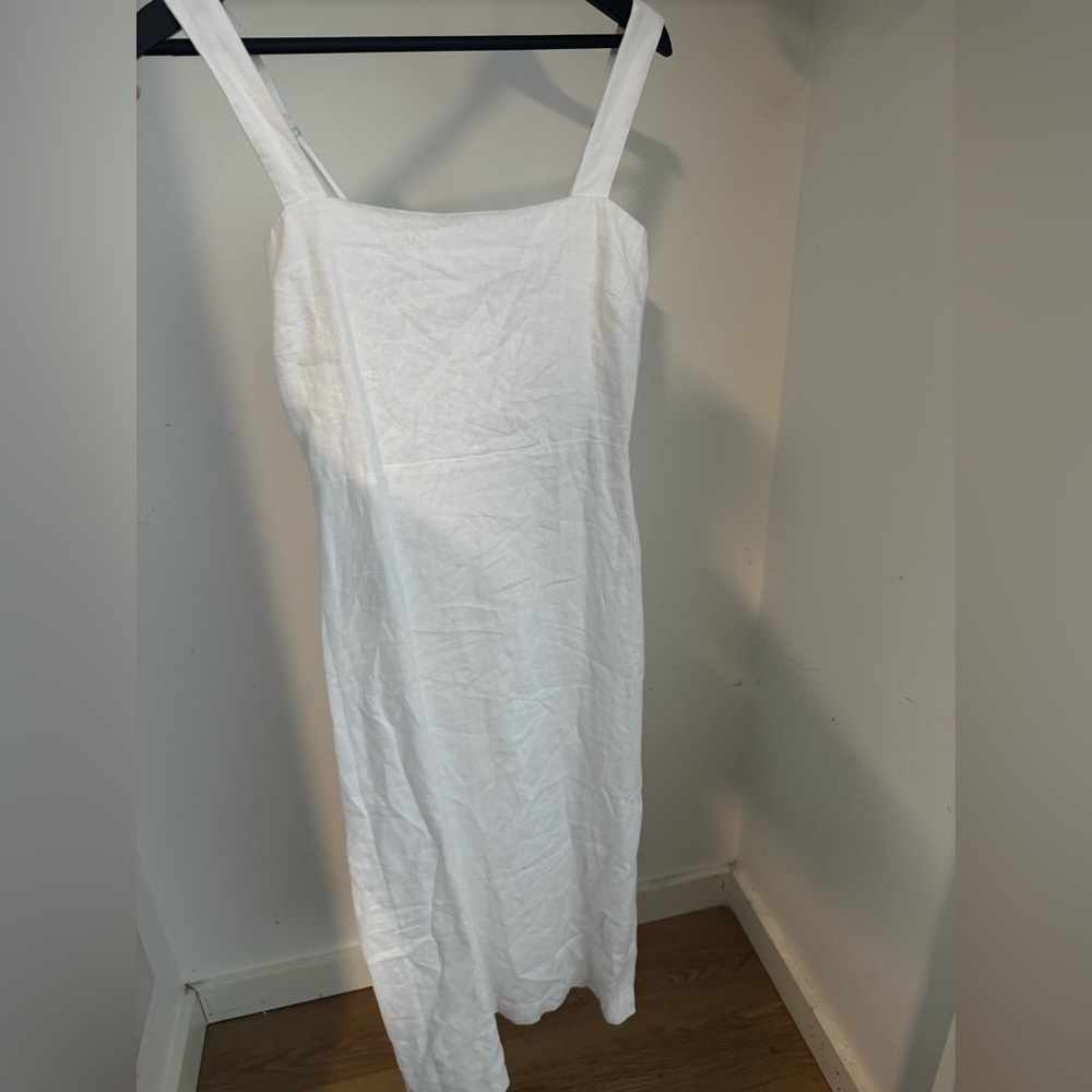 NWT white linen Abercrombie dress in medium with s side slit